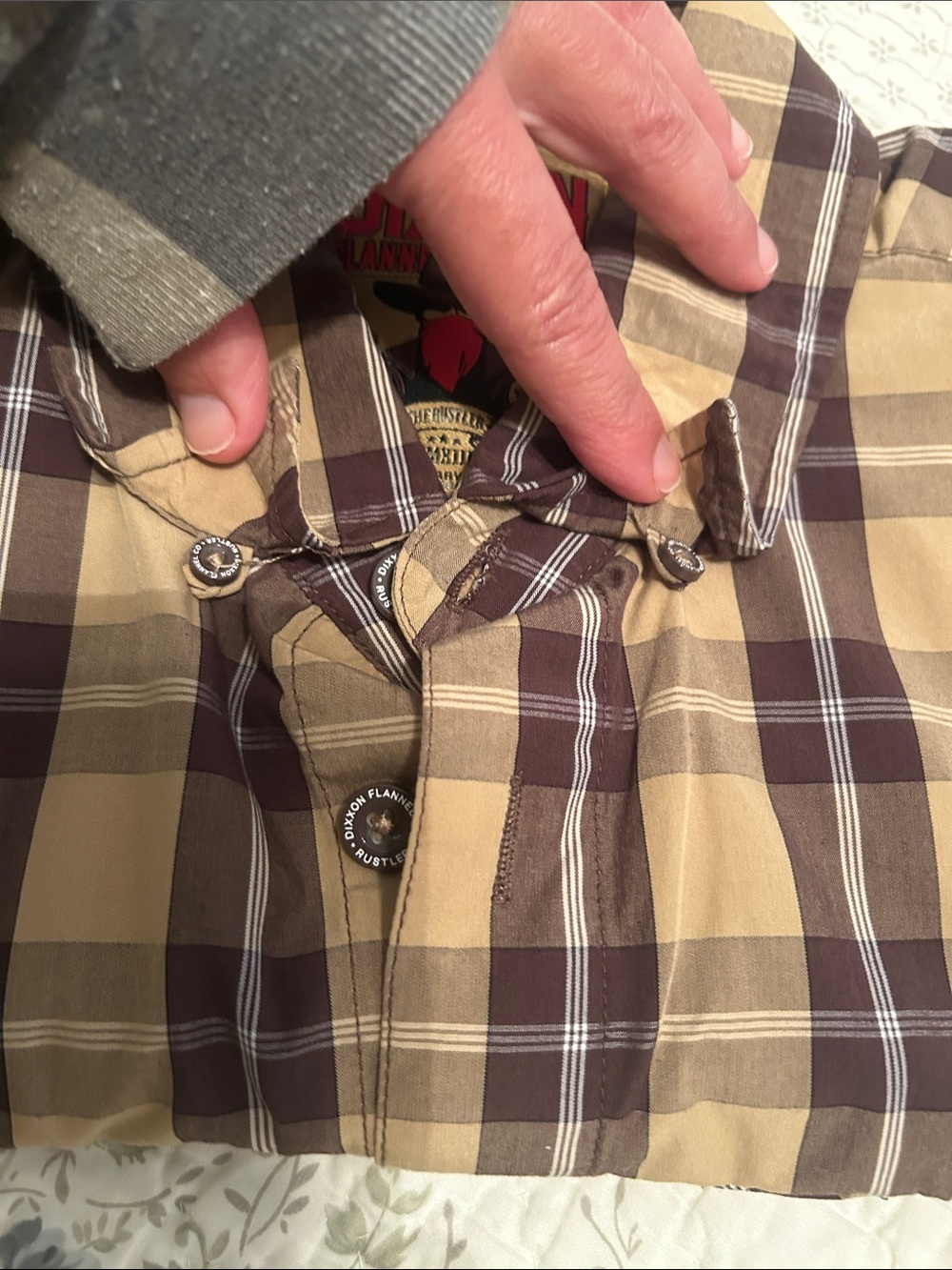 DIXXON Men’s Short-Sleeve Plaid Button-Up Shirt in Tan and Brown - Picture 6 of 6